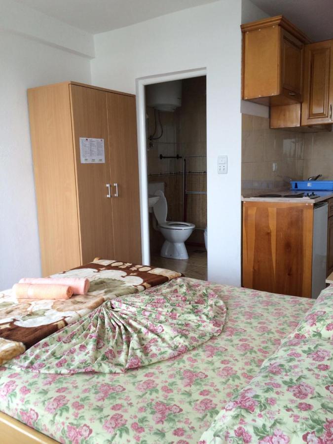 Sand And Sea Apartments 울친 외부 사진