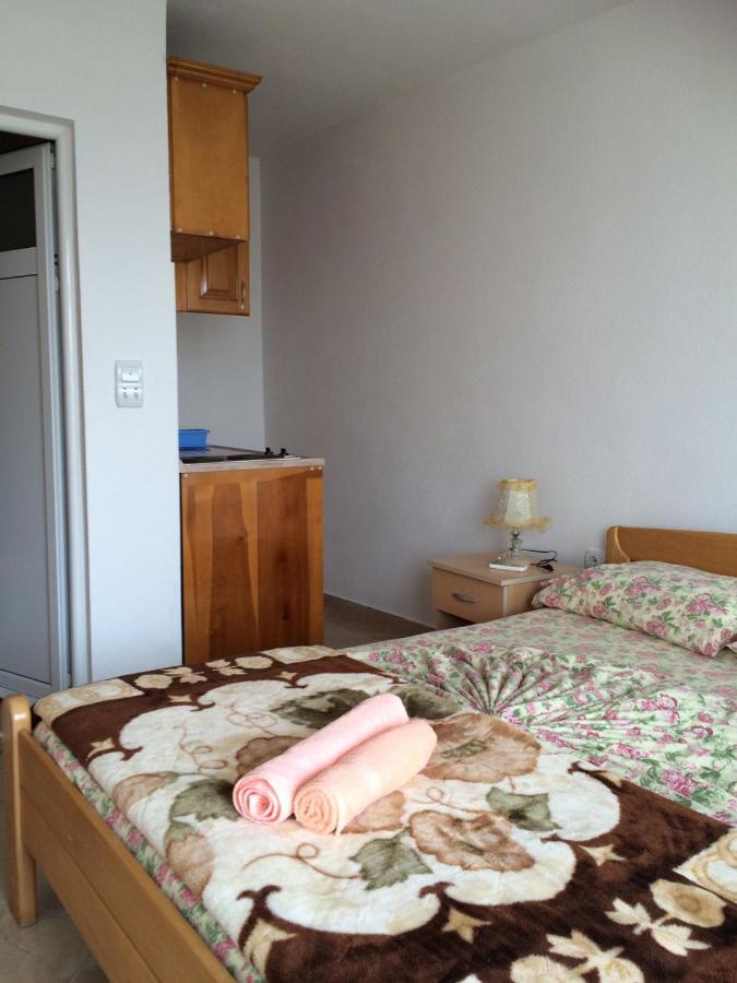Sand And Sea Apartments 울친 외부 사진